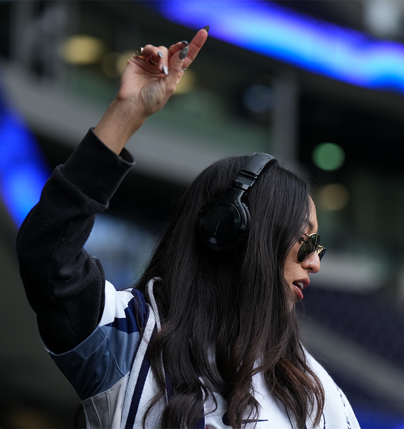 Open image in gallery