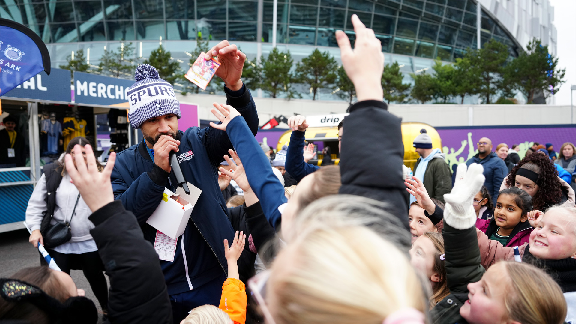 Open image in gallery